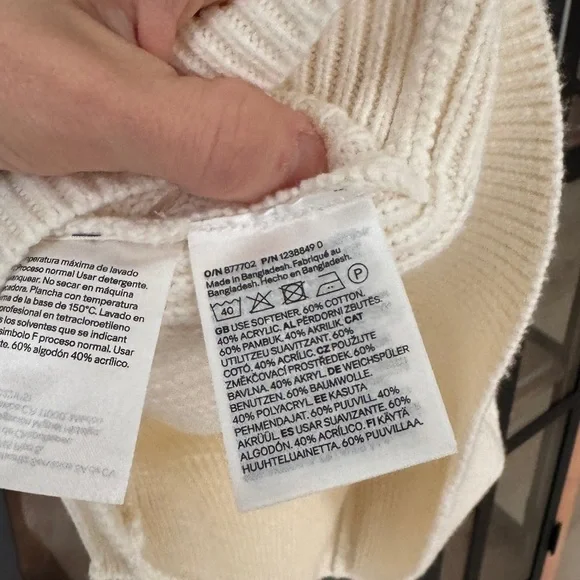 H&M sweater vest ribbed knit cream metal buttons gold sleeveless top - Picture 6 of 6